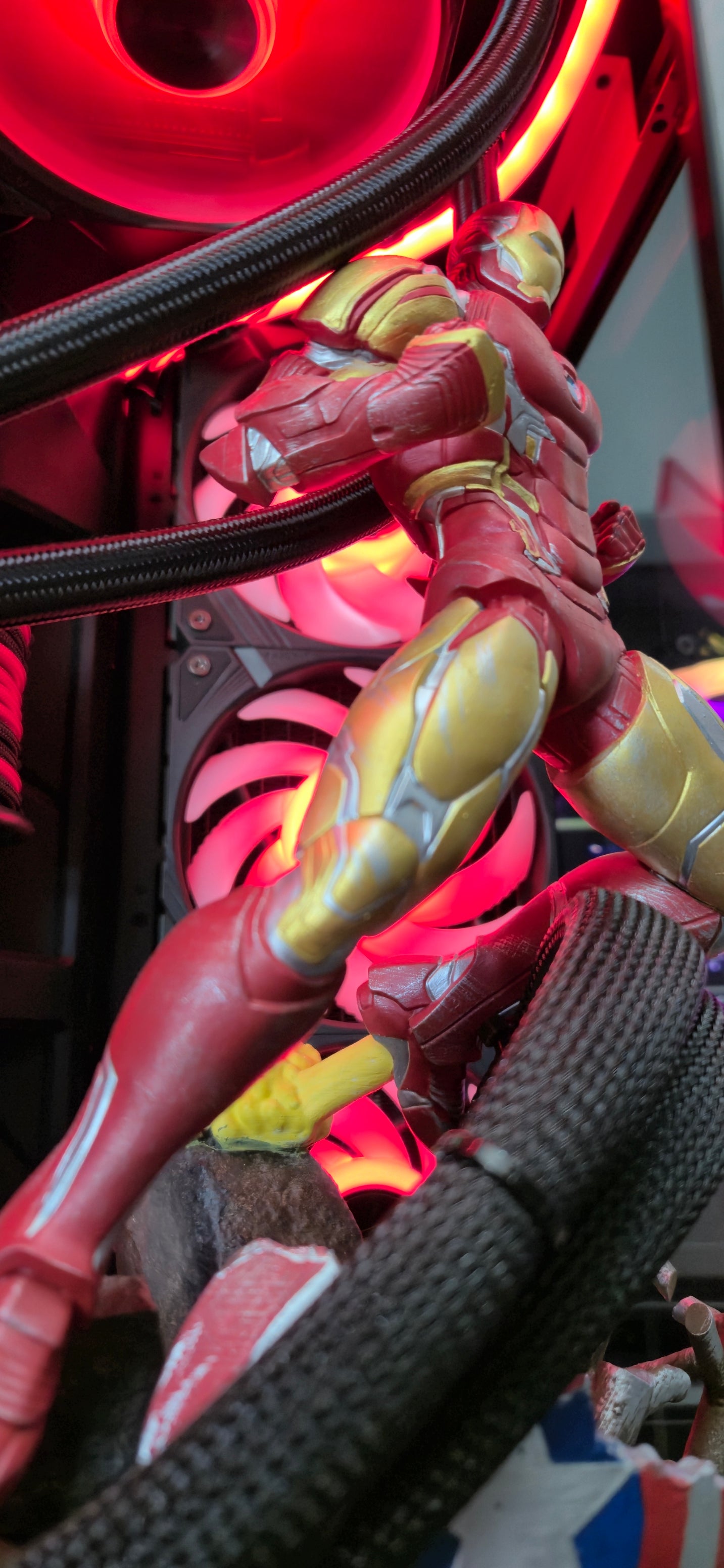 IRON MAN